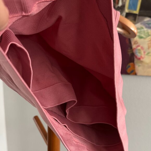 Knix - Good to Go Seamless Crop Tank in Pink Sorbet - Picture 5 of 7